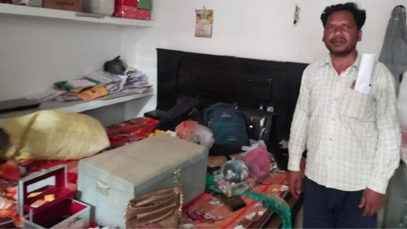 Theft In Etawah: चोरों ने चार घरों को बनाया निशाना, नगदी, जेवरात समेत 20 लाख रुपये की चोरी