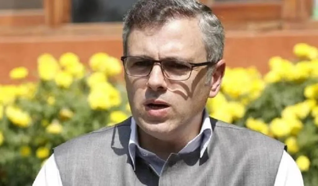 उमर अब्दुल्ला ने लोकसभा चुनाव में भाजपा के खिलाफ महागठबंधन से दूर रहने का दिया संकेत 