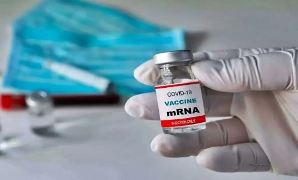 कोविड के ओमीक्रोन स्वरूप से निपटने के लिए एमआरएनए आधारित बूस्टर टीके की शुरुआत, ऐसे करेगा काम 