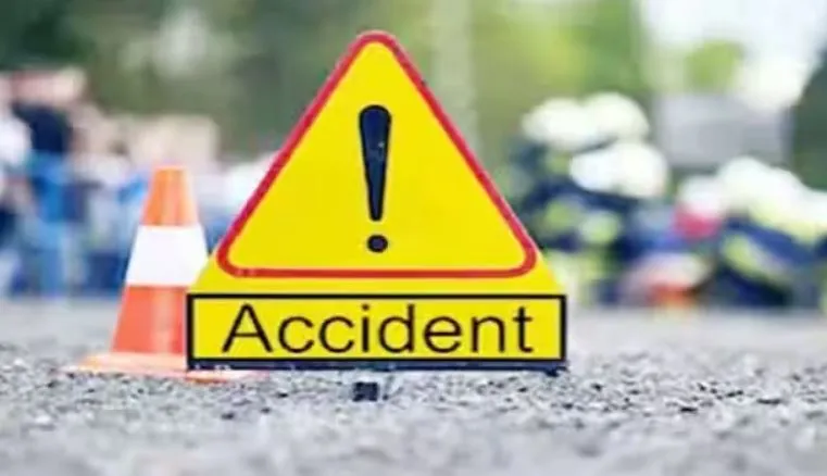 पुणे-मुंबई एक्सप्रेसवे पर रसायन से भरे टैंकर में लगी आग, चार की मौत, तीन घायल 