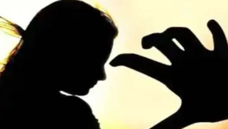 बरेली: गर्दन पर चाकू रख कर जेठ ने किया दुष्कर्म, विरोध करने पर घर से निकाला...FIR 