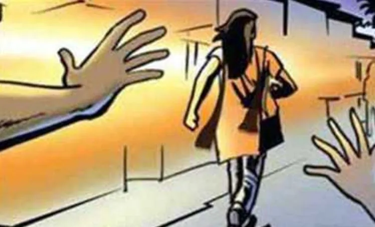 बरेली: युवकों ने की युवती से छेड़छाड़, विरोध करने पर ईंट-पत्थर से किया हमला