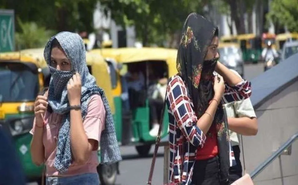 देश के कई राज्यों में भीषण गर्मी और लू के प्रकोप के चलते केंद्र अलर्ट, यूपी-बिहार में केंद्रीय टीम की जाएगी तैनात 