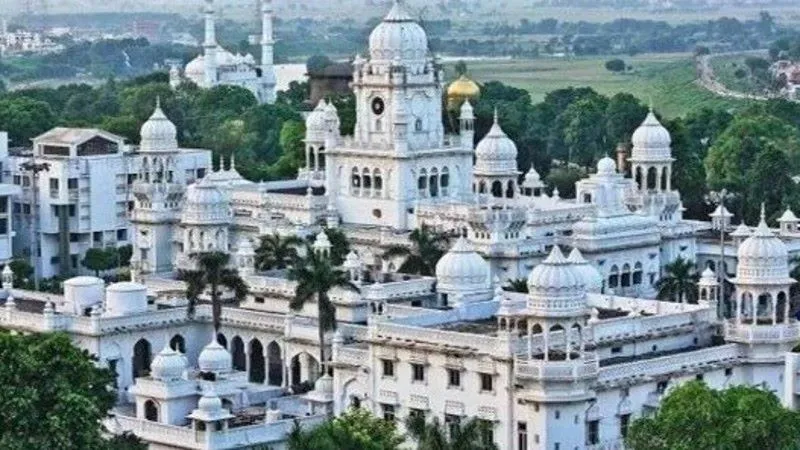 केजीएमयू में अवकाश पर अंकुश, कर्मचारियों का अधिकार नहीं है छुट्टी 