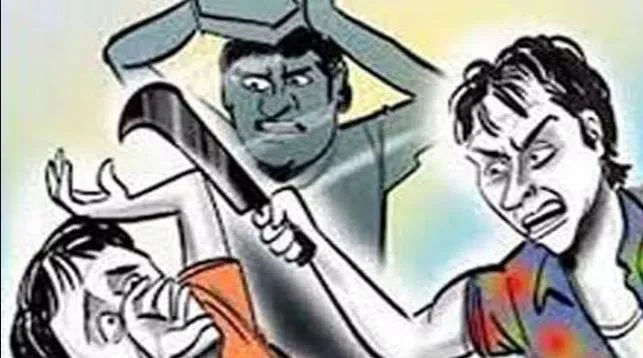 पीलीभीत: युवक को घर से बुलाकर किया जानलेवा हमला, निजी अस्पताल में इलाज को लेकर हंगामा