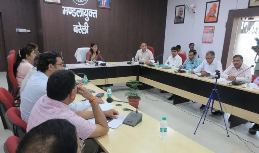 बरेली: मंडलायुक्त सौम्या अग्रवाल ने चीनी मिल अध्यासियों को दिए निर्देश, कहा- जल्द करें गन्ना किसानों का भुगतान
