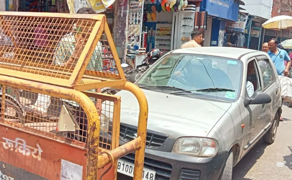 पीलीभीत: ट्रैफिक सुधार को कौन बनाए प्लान, जाम में तो आम आदमी परेशान