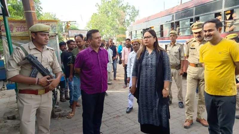 एक्शन में DM: नगर भ्रमण कर डीएम ने देखी स्वच्छता की हकीकत