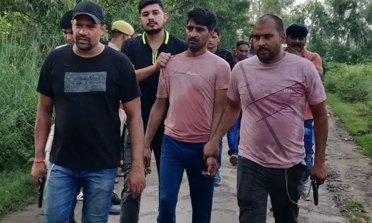 संभल: मुठभेड़ में छह गोवंशीय पशु तस्कर पकड़े, दो इनामी पुलिस की गोली से घायल
