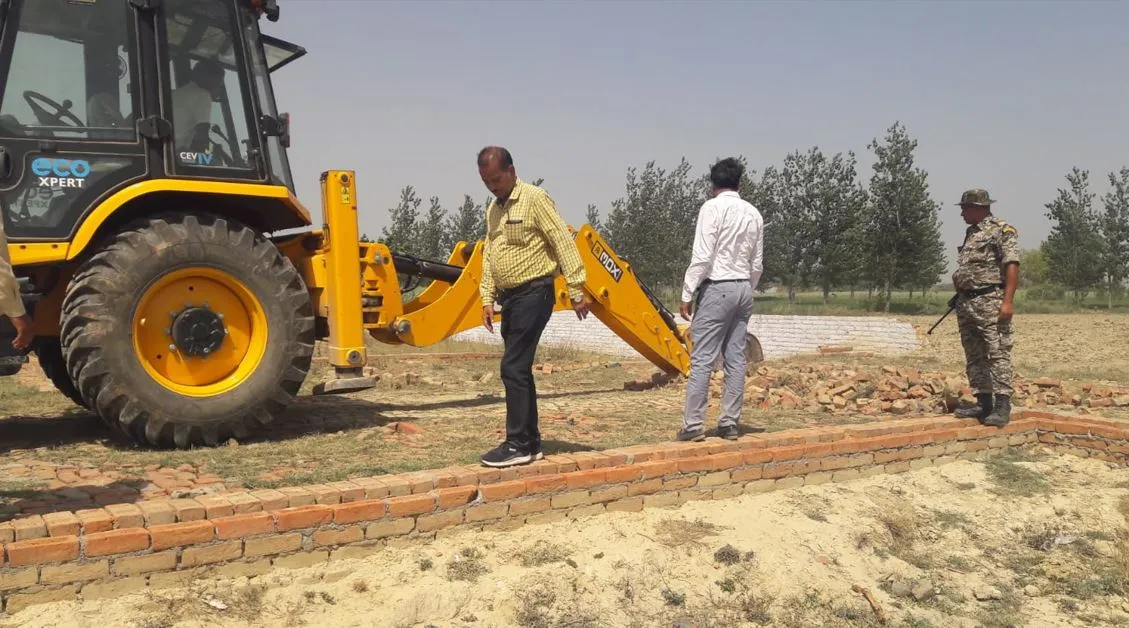 बरेली: 50 बीघा में बन रहीं तीन अवैध कालोनियों पर चला बुलडोजर, बीडीए ने किया ध्वस्त 