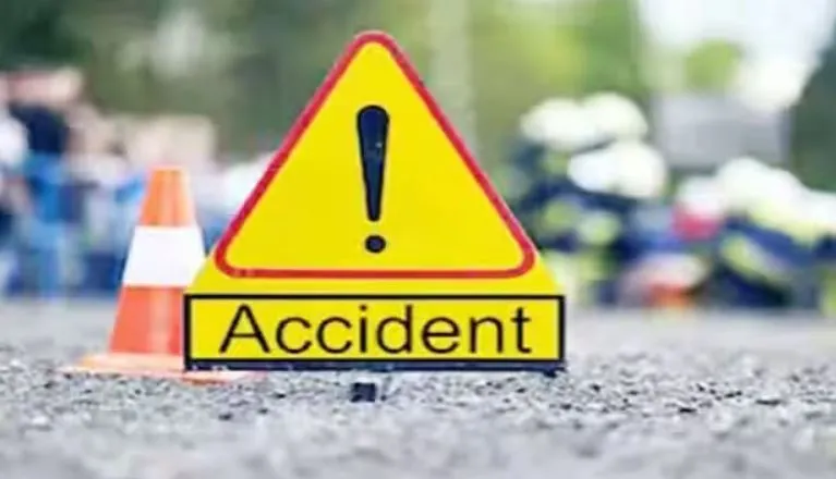 शाहजहांपुर: बाइकों की भिड़ंत में दो लोगों की मौत, मां-बेटा समेत तीन घायल