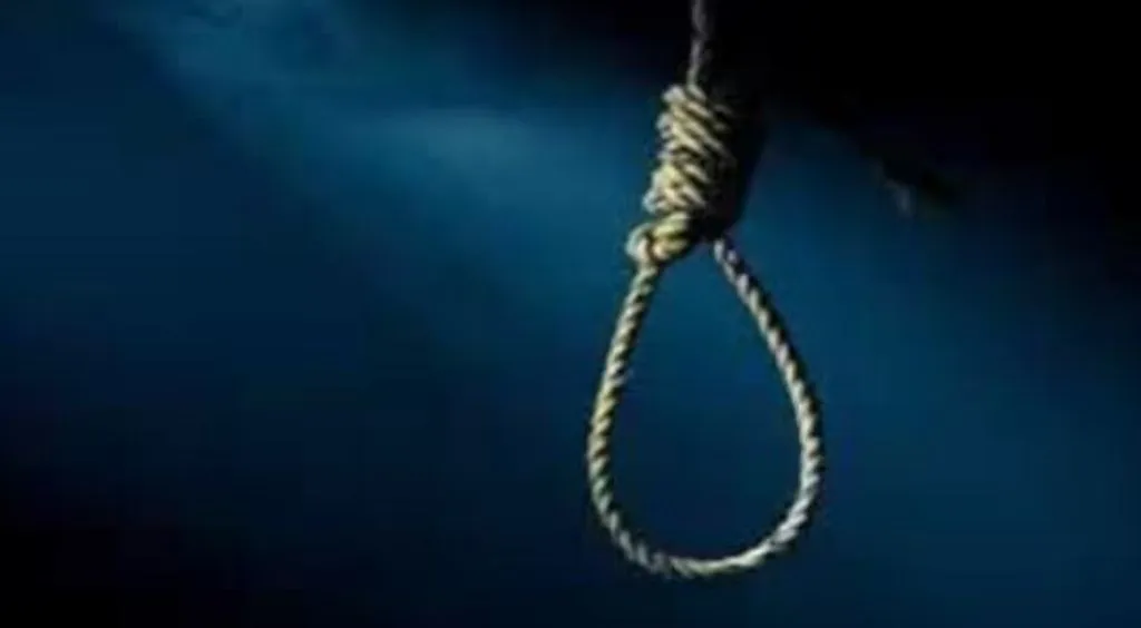 बरेली: फंदे पर लटकी महिला, पुलिसकर्मी समेत तीन पर हत्या का आरोप