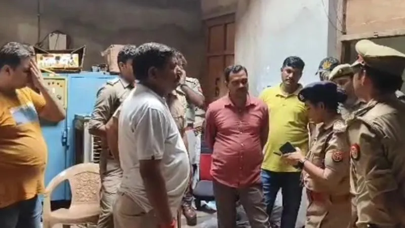 Banda News : गुरुद्वारे की आड़ में चल रही गुटखा फैक्ट्री पकड़ी, पुलिस ने चार लोगों को पकड़ा