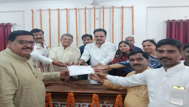 अयोध्या: भाजपा के टिल्लू फिर बने सहकारी बैंक के सभापति, संचालक सदस्य भी निर्विरोध निर्वाचित 