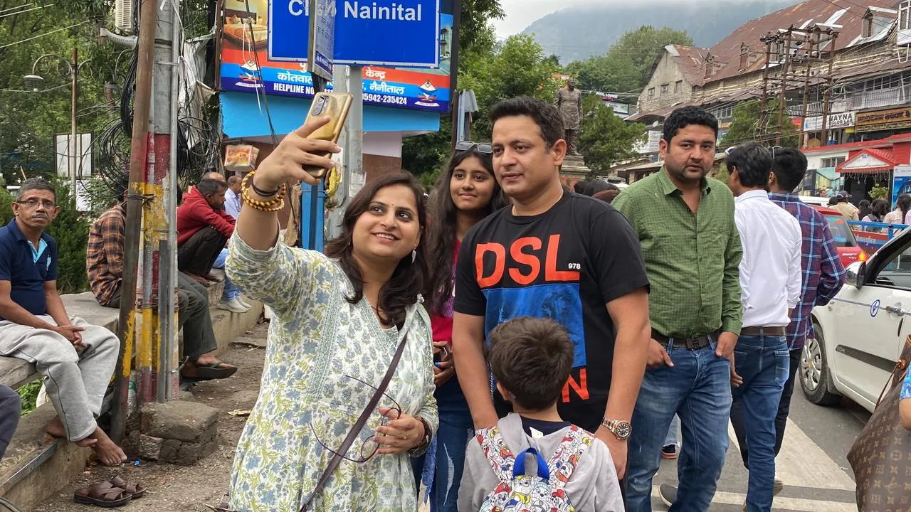 नैनीताल: भारतीय क्रिकेट टीम के गेंदबाज पीयूष चावला पहुंचे नैनीताल