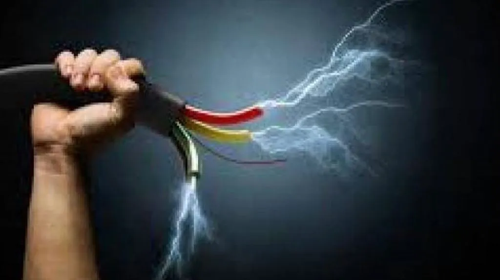 बरेली: इलेक्ट्रिकल हेड को लगा करंट, उपचार के दौरान मौत