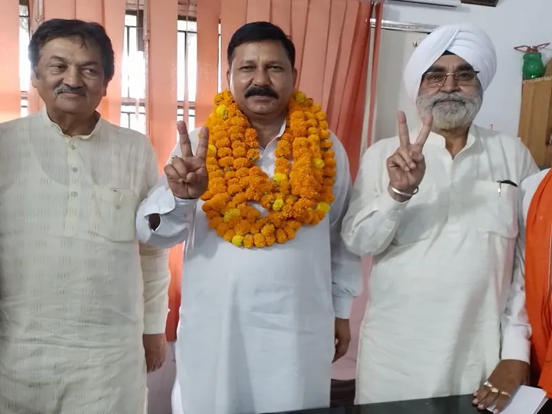 रामपुर : मोहन लाल सैनी के सिर सजा जिला सहकारी बैंक के अध्यक्ष पद का ताज, उपाध्यक्ष बने हरजिंदर सिंह