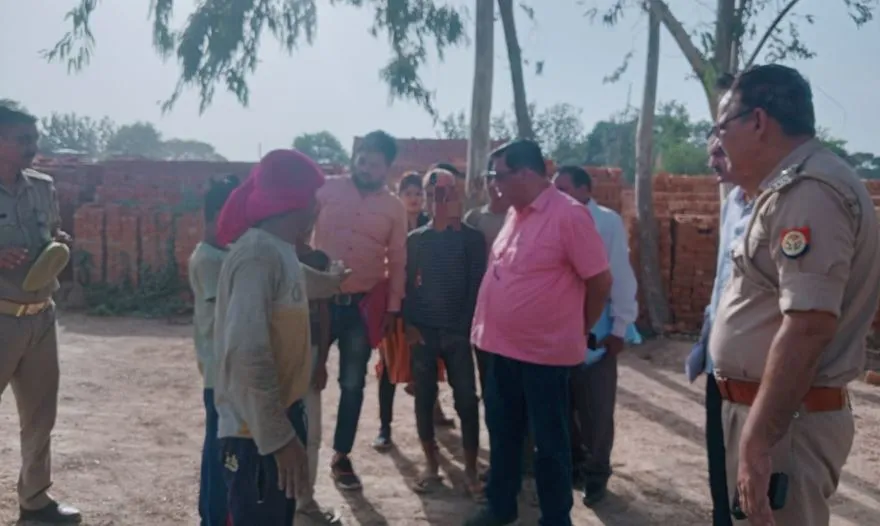 बरेली: चाइल्डलाइन और श्रम विभाग की टीम ने की छापेमारी, ईंट भट्ठे पर काम कर रहे चार बच्चों को मुक्त कराया