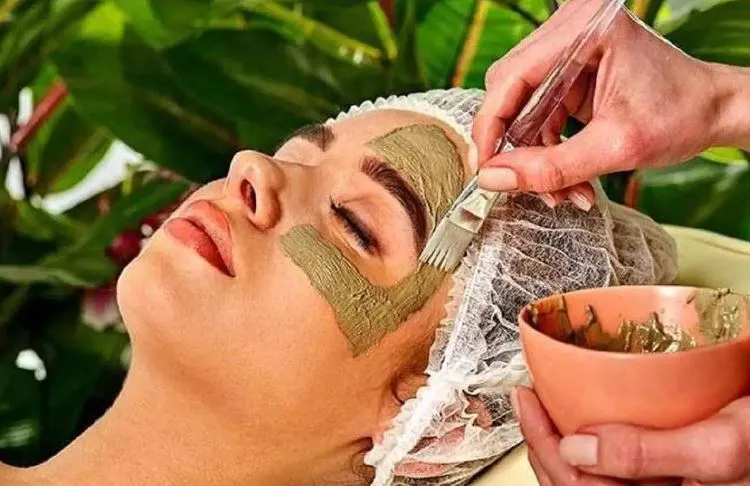 गर्मी में डल हो गया आपका चेहरा?, अपनाएं ये होममेड पैक...निखर जाएगा फेस