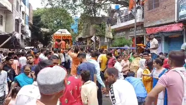 बरेली: बाग ब्रिगटान से निकली भगवान जगन्नाथ स्वामी की प्राचीन शोभायात्रा  