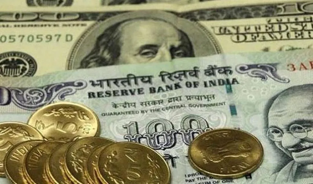 रुपया शुरुआती कारोबार में एक पैसे टूटकर 82.10 प्रति डॉलर पर पहुंचा 