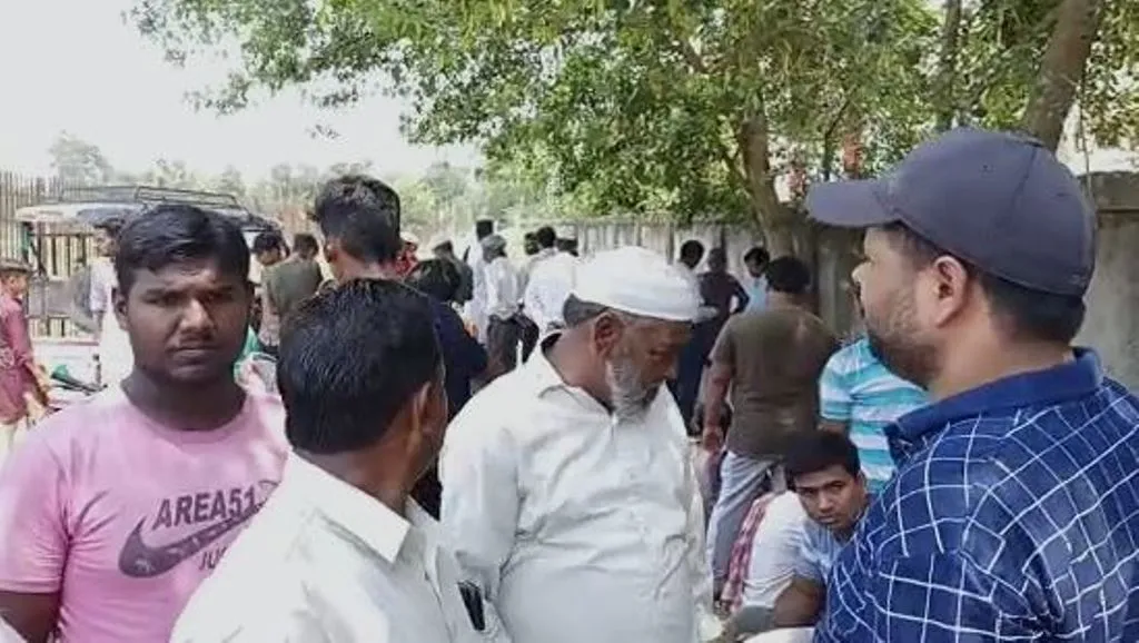 बरेली: मजार हटाने को लेकर मचा हड़कंप, विरोध करने पहुंचे लोग