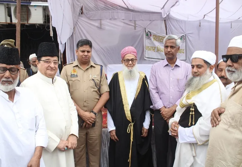  मुरादाबाद : सजदे में झुके सिर, मांगी अमन चैन की दुआ