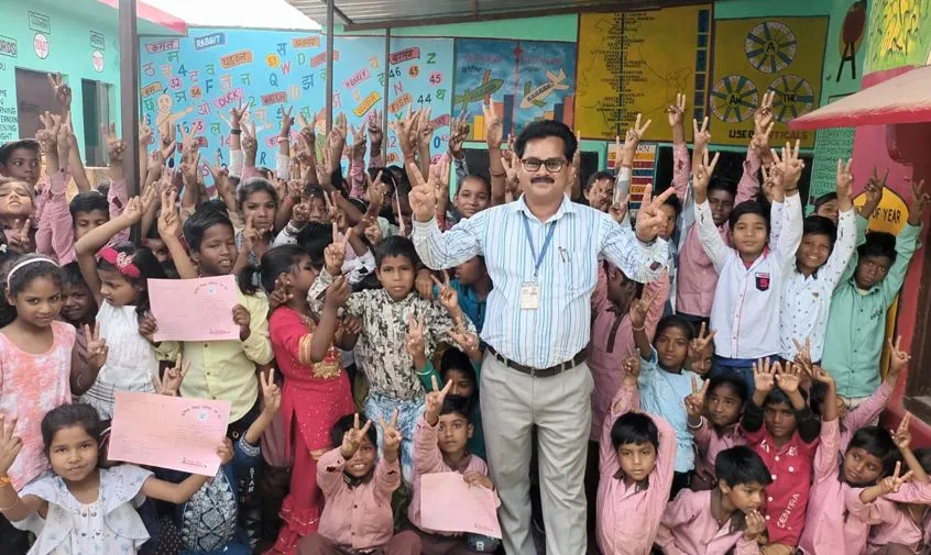 बरेली: आधुनिक और रोचक नवाचारों के जरिये शिक्षक गढ़ रहे बच्चों का भविष्य