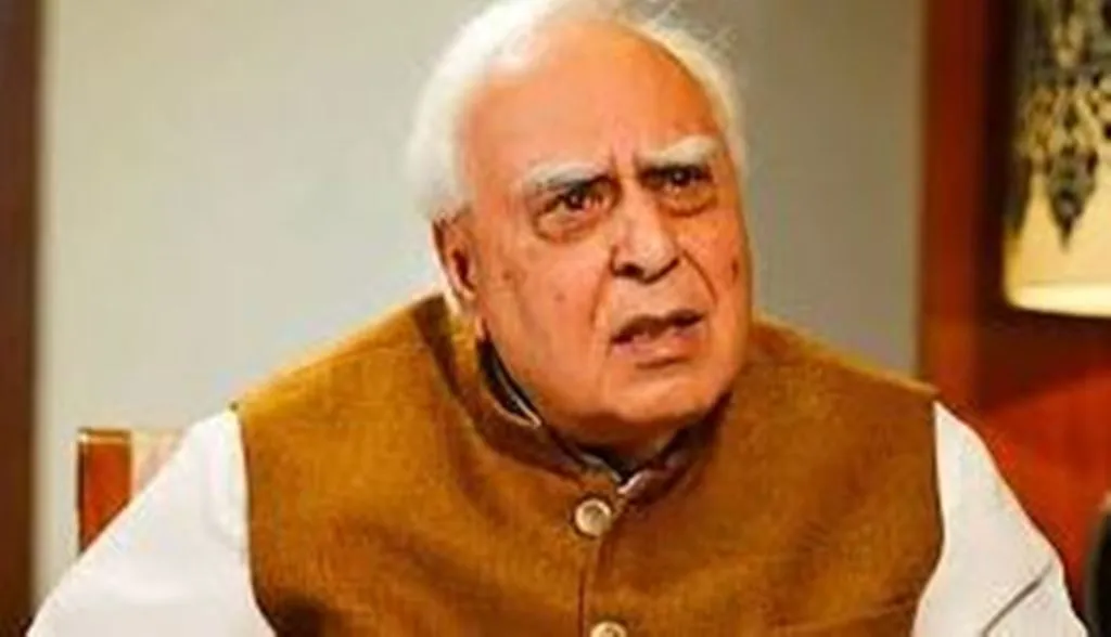 'आप' की महारैली को संबोधित कर सकते हैं राज्यसभा सदस्य कपिल सिब्बल 
