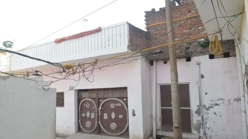  हरदोई : किसी दुर्घटना का इंतजार कर रहा है विद्युत विभाग 