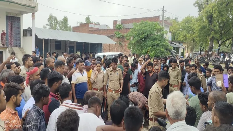 रायबरेली: बाइक से अस्पताल जा रहे मां-बेटे को डंपर ने मारी टक्कर, महिला की मौत