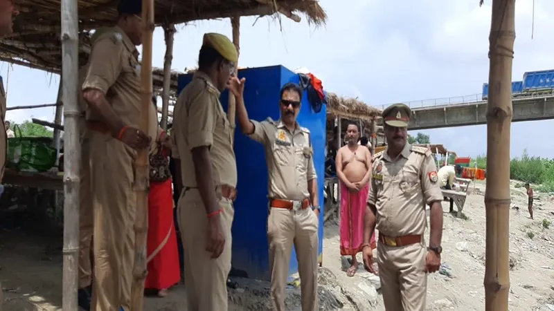 रायबरेली: कल से शुरु हो रहा सावन मास, सज गए शिवालय, एसपी ने गंगा घाटों का किया निरीक्षण