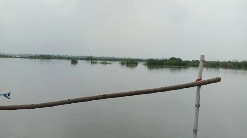 रायबरेली: गंगा का बढ़ रहा जलस्तर, प्रशासन का बाढ़ की संभावना से इंकार