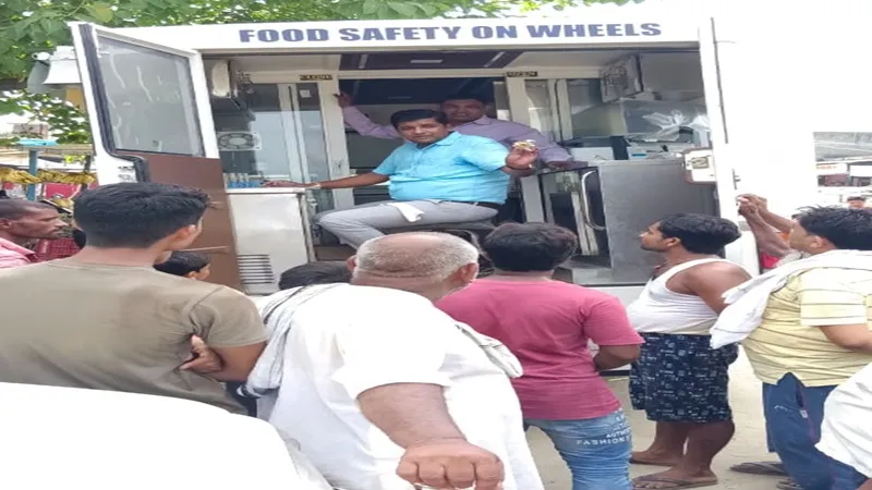 व्यापारियों में हड़कंप: बहराइच में खाद्य विभाग की Raid, 43 नमूनों में नौ फेल
