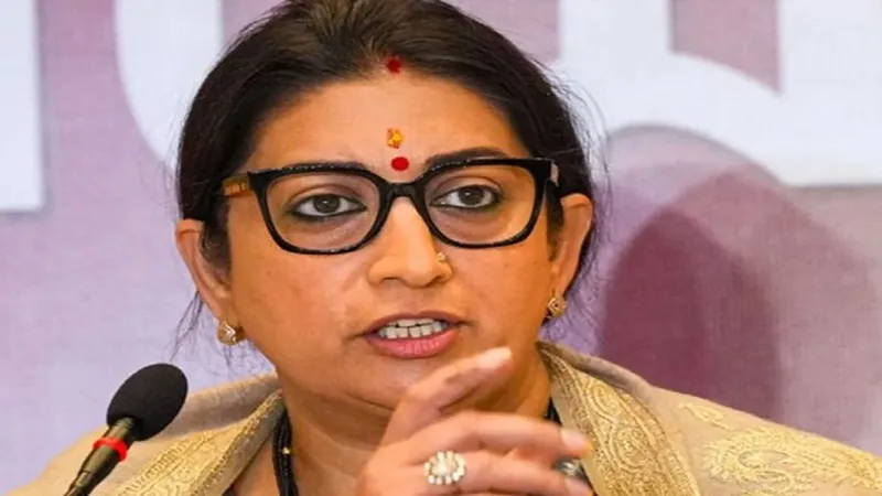 भाजपा नेता ने भ्रष्टाचार रोकने के लिए स्मृति ईरानी को खून से लिखा खत, जानें मामला