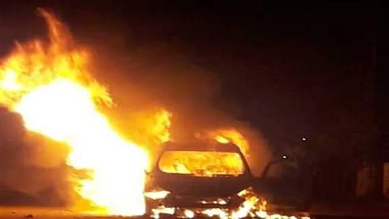 सुल्तानपुर में चलती कार में लगी आग, दो लोग बाल-बाल बचे 