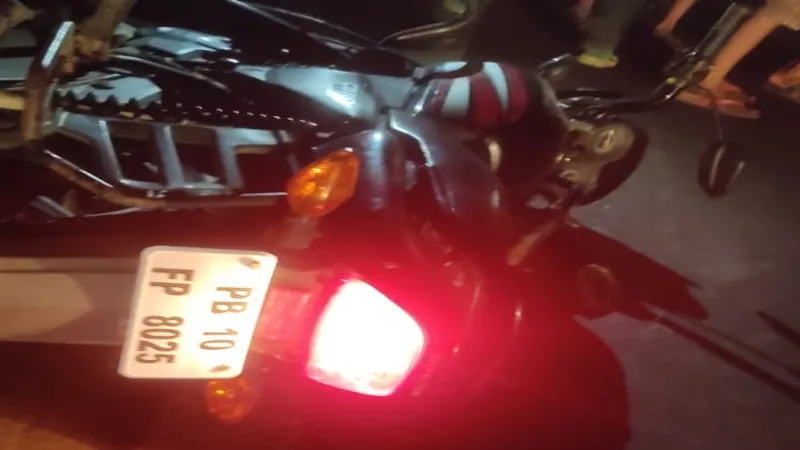 Bahraich Accident : अज्ञात वाहन की टक्कर से बाइक सवार युवक की मौत