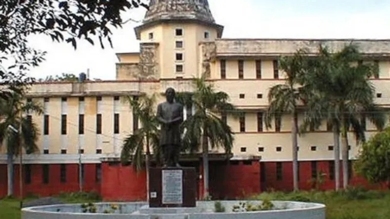 प्रयागराज : इविवि में छात्र की मौत का मुद्दा गरमाया, पूर्व अध्यक्षों ने खोला मोर्चा