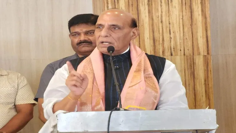 अहंकार से दूर रहकर जन सेवक के रूप में कार्य करें जनप्रतिनिधि और कार्यकर्ता : राजनाथ सिंह 