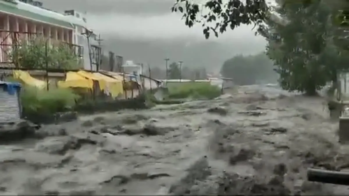 उत्तर भारत में बारिश का कहर जारी, हिमाचल सबसे अधिक प्रभावित, PM ने की समीक्षा