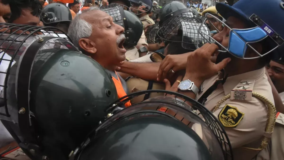 बिहार में भाजपा नेताओं और कार्यकर्ताओं पर लाठीचार्ज, भाजपा नेता बोले - आज़ाद भारत में तानाशाही और निरंकुशता का उदाहरण
