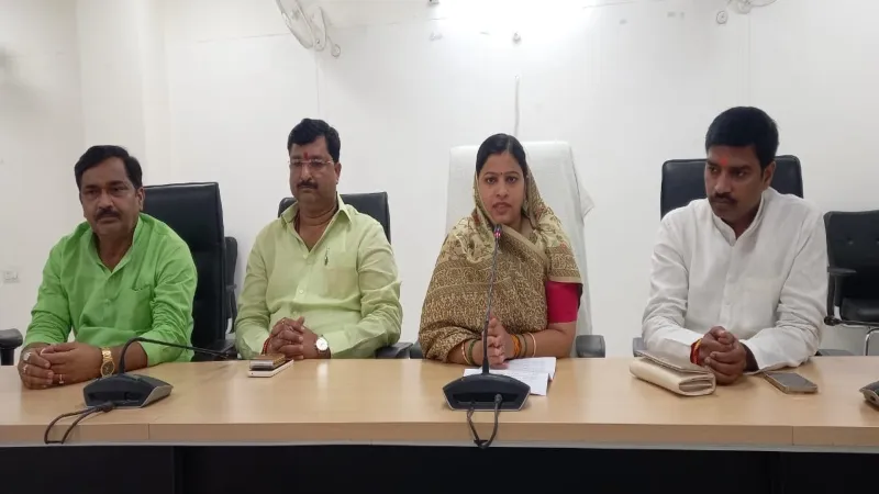 अयोध्या में बोलीं पंचायत अध्यक्ष - शहर की तरह ग्रामीण अंचल भी हों स्वच्छ और सुन्दर
