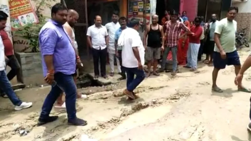 संतकबीरनगर : एक्शन मोड में दिखे चेयरमैन जगत जायसवाल, अनियमितता पर भड़के