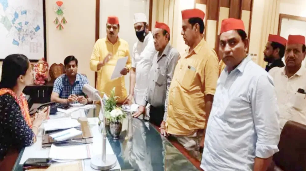 बरेली: घरों में आ रहा गंदा पानी, जलकल विभाग बेपरवाह