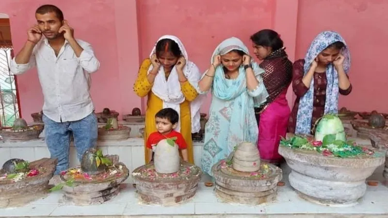 सावन विशेष : शिव कचेहरी में लगती है भोलेनाथ की अदालत, कान पकड़कर उठक-बैठक करते हैं भक्त   