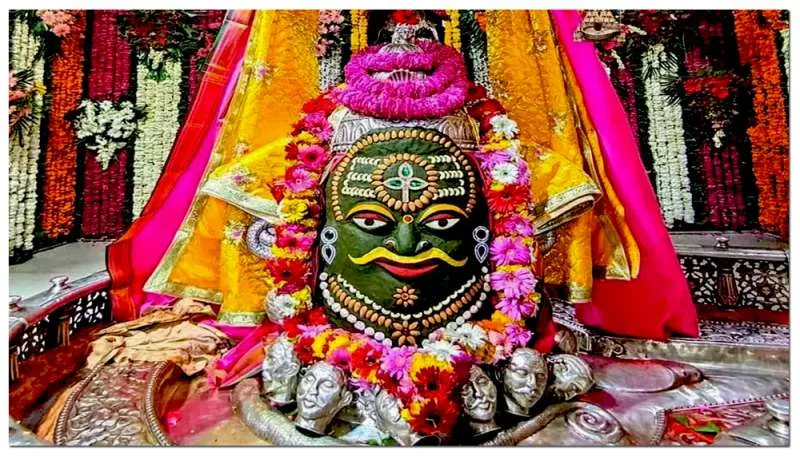 पुरुषोत्तम मास के पहले शनिवार बारिश के बावजूद महाकाल के दरबार पहुंचे लगभग 60 हजार लोग 