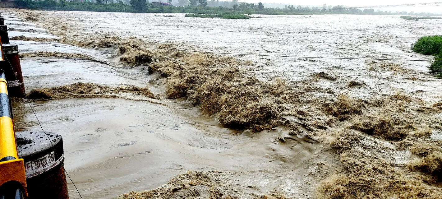 हिमाचल में बारिश का कहर जारी , हाईकोर्ट और जिला अदालतें सोमवार को बंद 