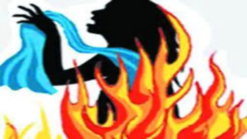 बहराइच : खाना बनाते समय आग की चपेट में आने से महिला झुलसी