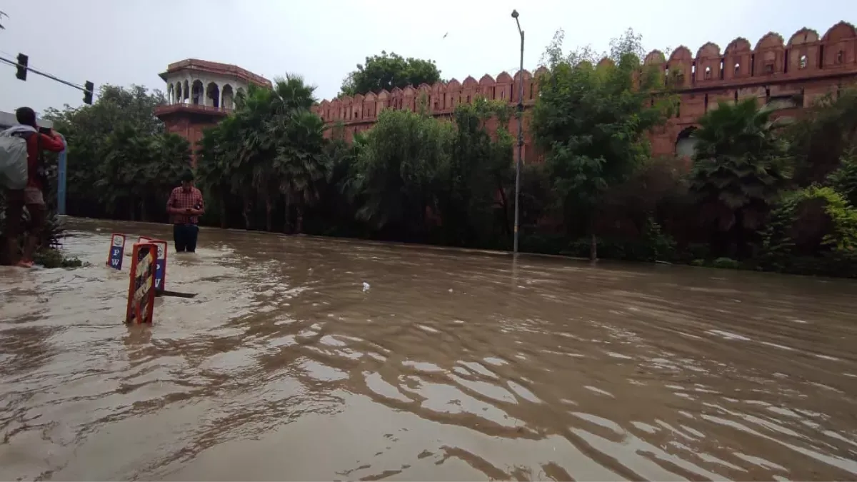 पंजाब और हरियाणा में बारिश के बाद हथिनीकुंड का जलस्तर बढ़ा 