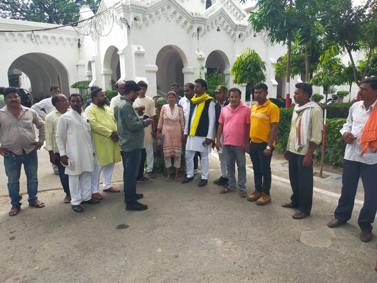 बरेली: डीएम से निन्हा के परिवार ने मांगी मदद, भोजीपुरा में सिर काटकर की गई थी हत्या